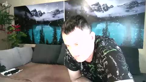 Snapshot of kleosnow chatting on 02-04-25, 10:21 Kleosnow online show from 02-04-25, 10:21