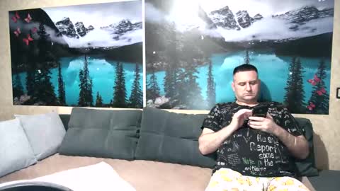 Snapshot of kleosnow chatting on 09-20-25, 08:04 Kleosnow online show from 09-20-25, 08:04