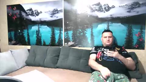 Snapshot of kleosnow chatting on 09-25-25, 09:02 Kleosnow online show from 09-25-25, 09:02