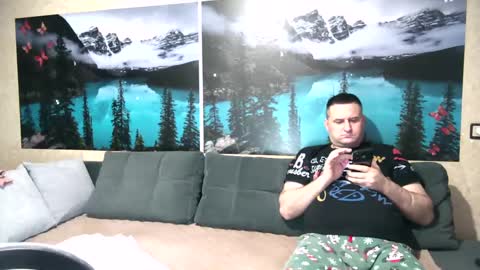 Snapshot of kleosnow chatting on 09-28-25, 07:58 Kleosnow online show from 09-28-25, 07:58