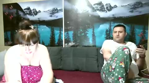Snapshot of kleosnow chatting on 10-10-25, 03:33 Kleosnow online show from 10-10-25, 03:33