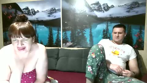 Snapshot of kleosnow chatting on 10-14-25, 08:20 Kleosnow online show from 10-14-25, 08:20