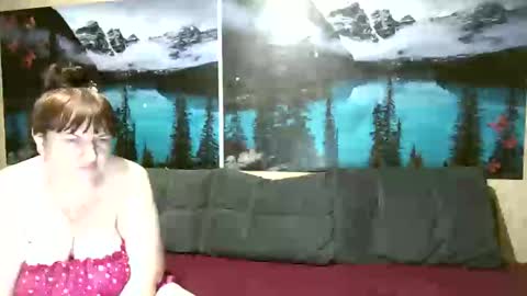 Snapshot of kleosnow chatting on 10-17-25, 09:39 Kleosnow online show from 10-17-25, 09:39