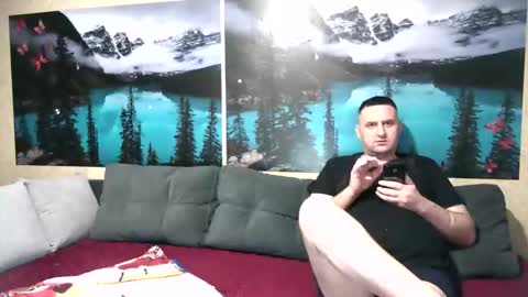 Snapshot of kleosnow chatting on 10-19-25, 08:48 Kleosnow online show from 10-19-25, 08:48