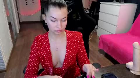 Snapshot of kleoxxx chatting on 03-12-25, 07:38 Alisa. online show from 03-12-25, 07:38