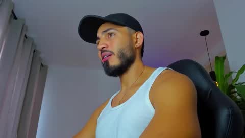 Snapshot of klinsmannwalton chatting on 10-20-25, 11:54 klinsmannwalton online show from 10-20-25, 11:54