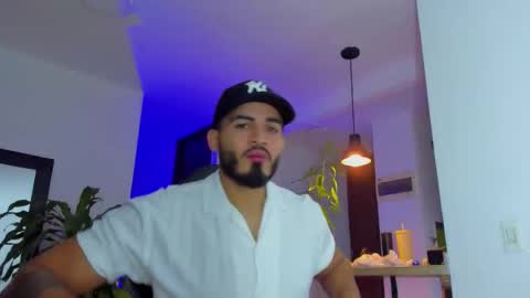 Snapshot of klinsmannwalton chatting on 10-29-25, 11:23 klinsmannwalton online show from 10-29-25, 11:23