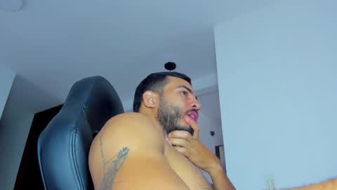 Snapshot of klinsmannwalton chatting on 11-01-25, 12:18 klinsmannwalton online show from 11-01-25, 12:18