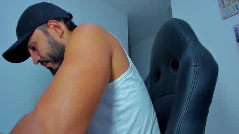 Snapshot of klinsmannwalton chatting on 11-15-25, 11:07 klinsmannwalton online show from 11-15-25, 11:07