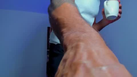 Snapshot of klinsmannwalton chatting on 11-27-25, 02:41 klinsmannwalton online show from 11-27-25, 02:41