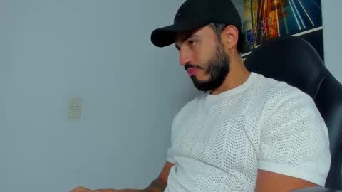 Snapshot of klinsmannwalton chatting on 01-05-26, 10:35 klinsmannwalton online show from 01-05-26, 10:35