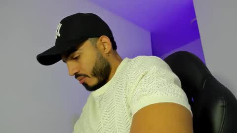 Snapshot of klinsmannwalton chatting on 02-21-26, 11:44 klinsmannwalton online show from 02-21-26, 11:44