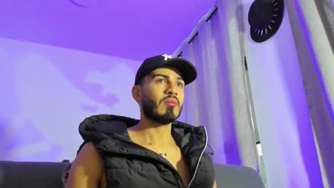 Snapshot of klinsmannwalton chatting on 02-25-26, 11:20 klinsmannwalton online show from 02-25-26, 11:20