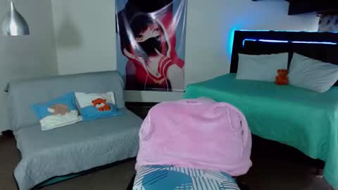 Snapshot of kloe_deker chatting on 01-18-25, 02:12 Kloe deker online show from 01-18-25, 02:12