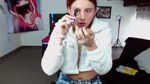 Snapshot of kloe_deker chatting on 02-15-25, 02:11 Kloe deker online show from 02-15-25, 02:11