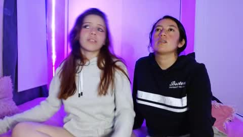 Snapshot of klohe_and_samantha chatting on 12-22-25, 12:40 klohe and samantha online show from 12-22-25, 12:40