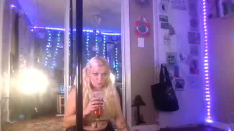 Kloie Kitty online show from 06-14-26, 07:10