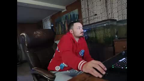 LOUiViLAN online show from 12-12-24, 01:06