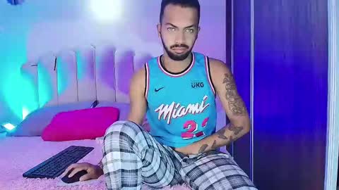 kmichelle1 online show from 11-16-25, 03:45