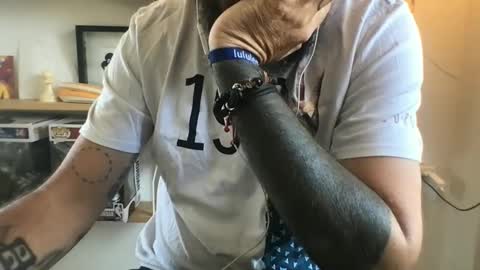 Snapshot of knicker76 chatting on 09-29-25, 08:19 knicker76 online show from 09-29-25, 08:19