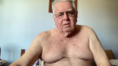 Aussiedude online show from 10-05-25, 03:38