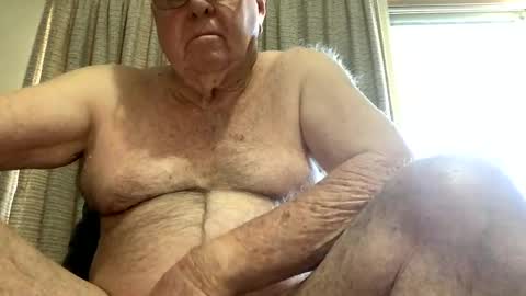Snapshot of knights2001 chatting on 07-20-26, 11:18 Aussiedude online show from 07-20-26, 11:18