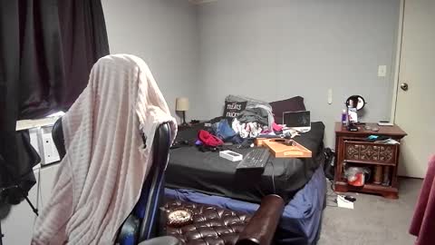 Snapshot of knkycpl6944 chatting on 10-12-25, 07:24 Kevin Fitz online show from 10-12-25, 07:24