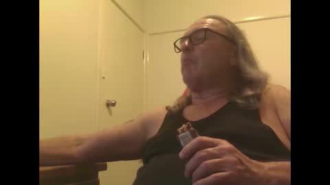 Snapshot of knobout chatting on 06-10-26, 11:53 knobout online show from 06-10-26, 11:53