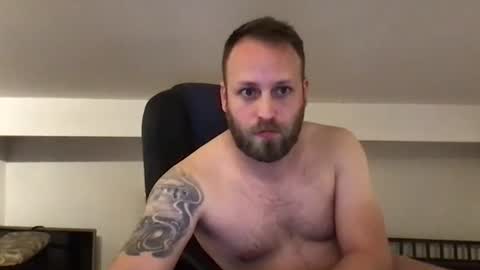 hugo online show from 02-01-25, 01:44