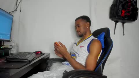 Snapshot of kofi_exotic_ chatting on 05-15-26, 09:22 kofi online show from 05-15-26, 09:22