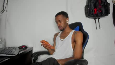 Snapshot of kofi_exotic_ chatting on 05-23-26, 10:36 kofi online show from 05-23-26, 10:36