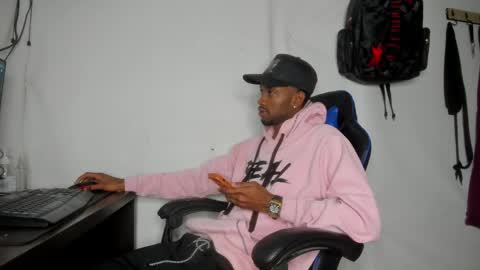 Snapshot of kofi_exotic_ chatting on 05-27-26, 01:57 kofi online show from 05-27-26, 01:57