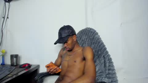 Snapshot of kofi_exotic_ chatting on 06-23-26, 10:30 kofi online show from 06-23-26, 10:30
