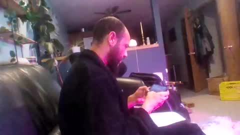 Snapshot of kofigardner chatting on 12-17-24, 07:29 A Dick Ting online show from 12-17-24, 07:29