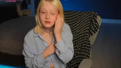Snapshot of kofimoon chatting on 05-10-26, 11:43 Kofi online show from 05-10-26, 11:43