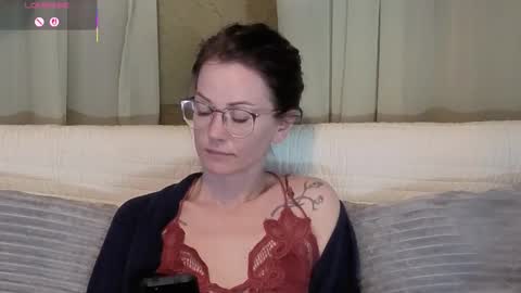 Snapshot of kohlbird chatting on 02-07-26, 04:05 kohlbird online show from 02-07-26, 04:05