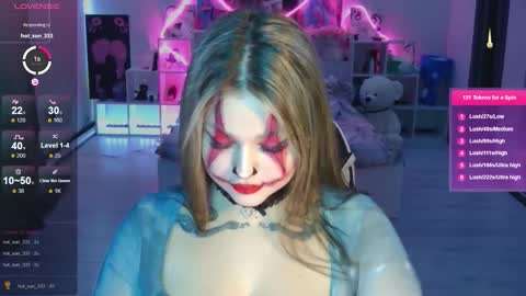 Mia online show from 10-31-25, 09:27