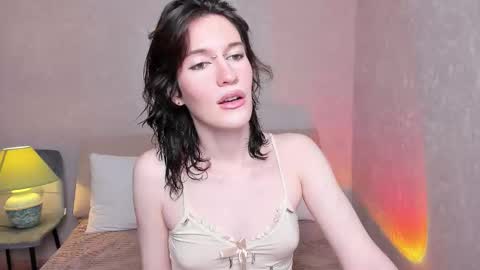 Snapshot of kolette_gray chatting on 12-01-25, 04:45 Kolette online show from 12-01-25, 04:45