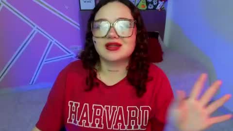 Snapshot of koning_moretti chatting on 06-25-26, 05:45 camila online show from 06-25-26, 05:45