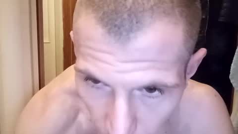 Snapshot of konrado789 chatting on 03-09-25, 02:32 konrado789 online show from 03-09-25, 02:32