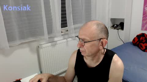 Snapshot of konsiak chatting on 05-05-26, 04:15 Komsiak online show from 05-05-26, 04:15