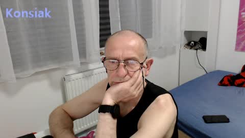 Snapshot of konsiak chatting on 05-06-26, 04:45 Komsiak online show from 05-06-26, 04:45