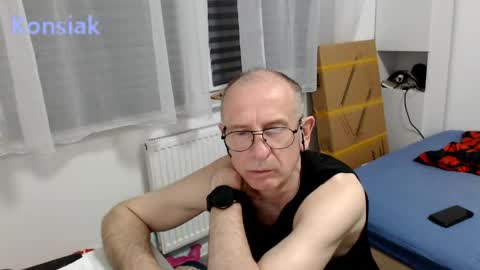 Snapshot of konsiak chatting on 05-19-26, 06:36 Komsiak online show from 05-19-26, 06:36