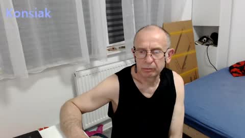 Snapshot of konsiak chatting on 05-20-26, 07:09 Komsiak online show from 05-20-26, 07:09
