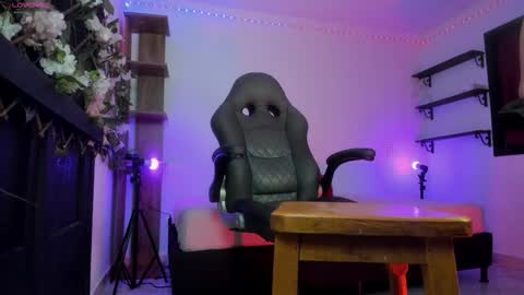 Kora Red online show from 11-30-25, 01:37