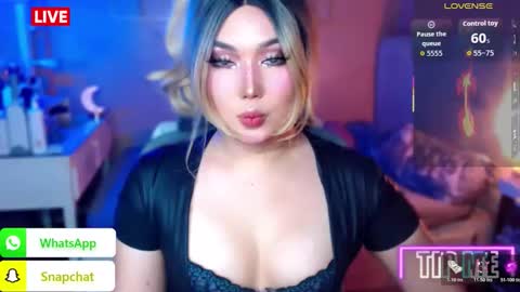 Snapshot of koreandollts chatting on 10-23-25, 02:22 MISS ALICIA online show from 10-23-25, 02:22