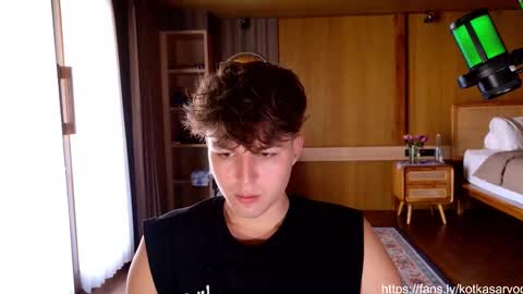 Danny online show from 09-24-25, 05:44