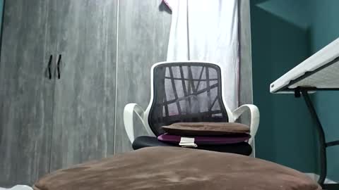 Koto Bombon online show from 04-19-26, 06:10