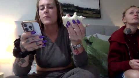 Snapshot of koyoteej chatting on 01-29-25, 11:14 koyoteej online show from 01-29-25, 11:14