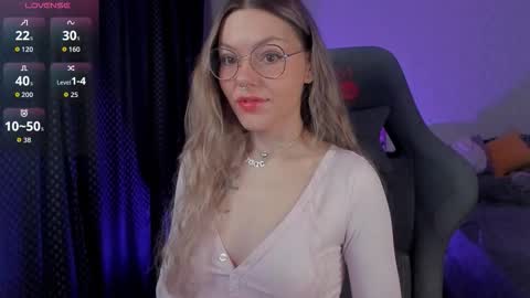 Snapshot of koza_dereza_ chatting on 11-30-25, 10:19 Jess online show from 11-30-25, 10:19